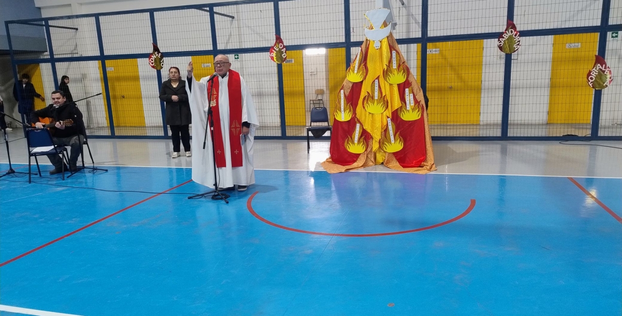La comunidad eufrasiana realizó un acto especial para celebrar Pentecostés